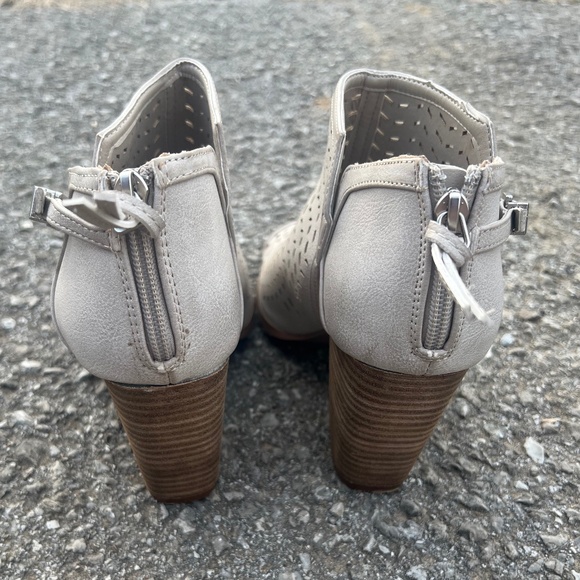 Women's Size 8.5 Medium Heel Boots Tan Breathable Night Out Business Fancy - Picture 7 of 8